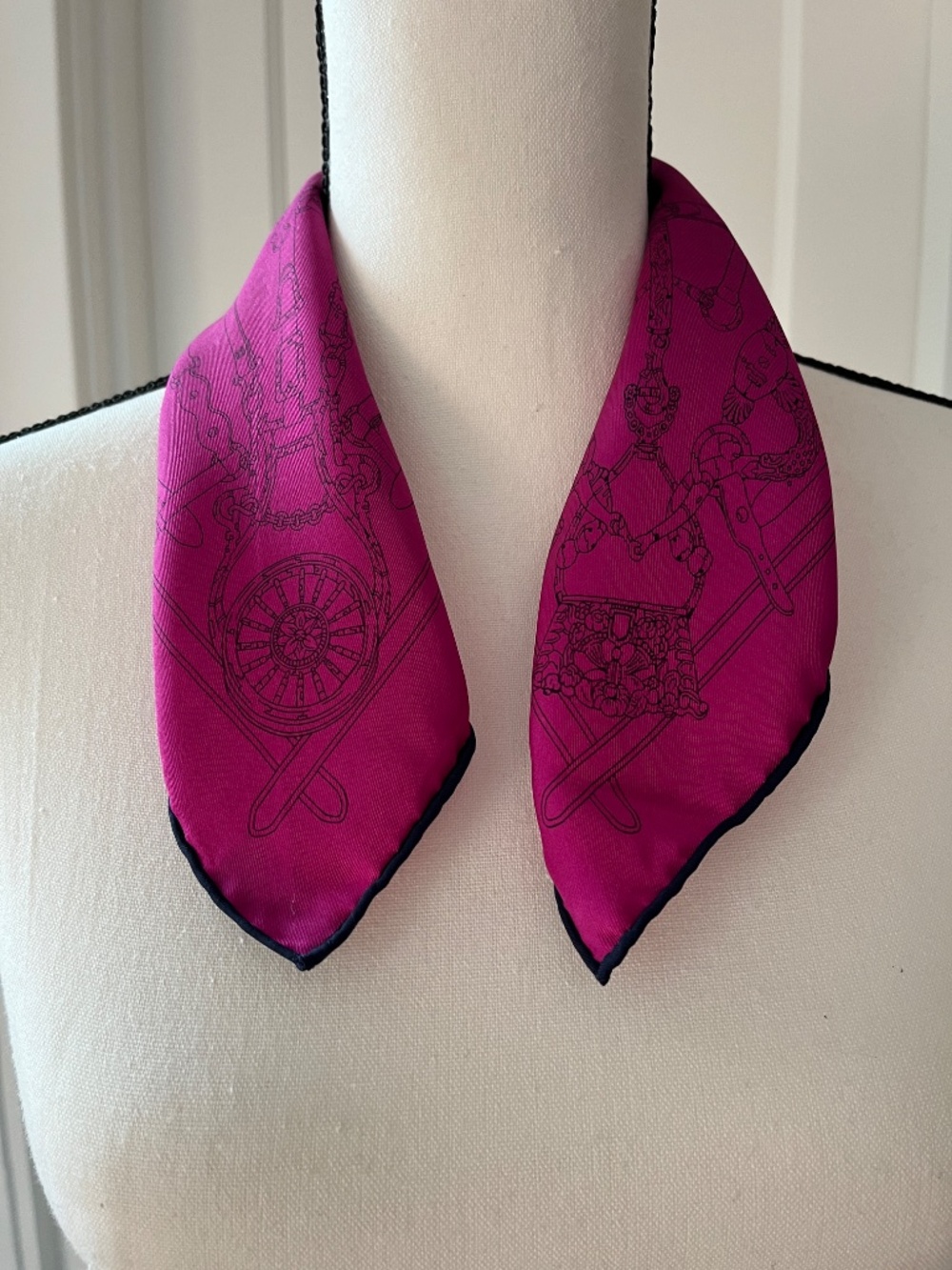 Vintage HERMES "Flamboyant Web" 100% silk pochette